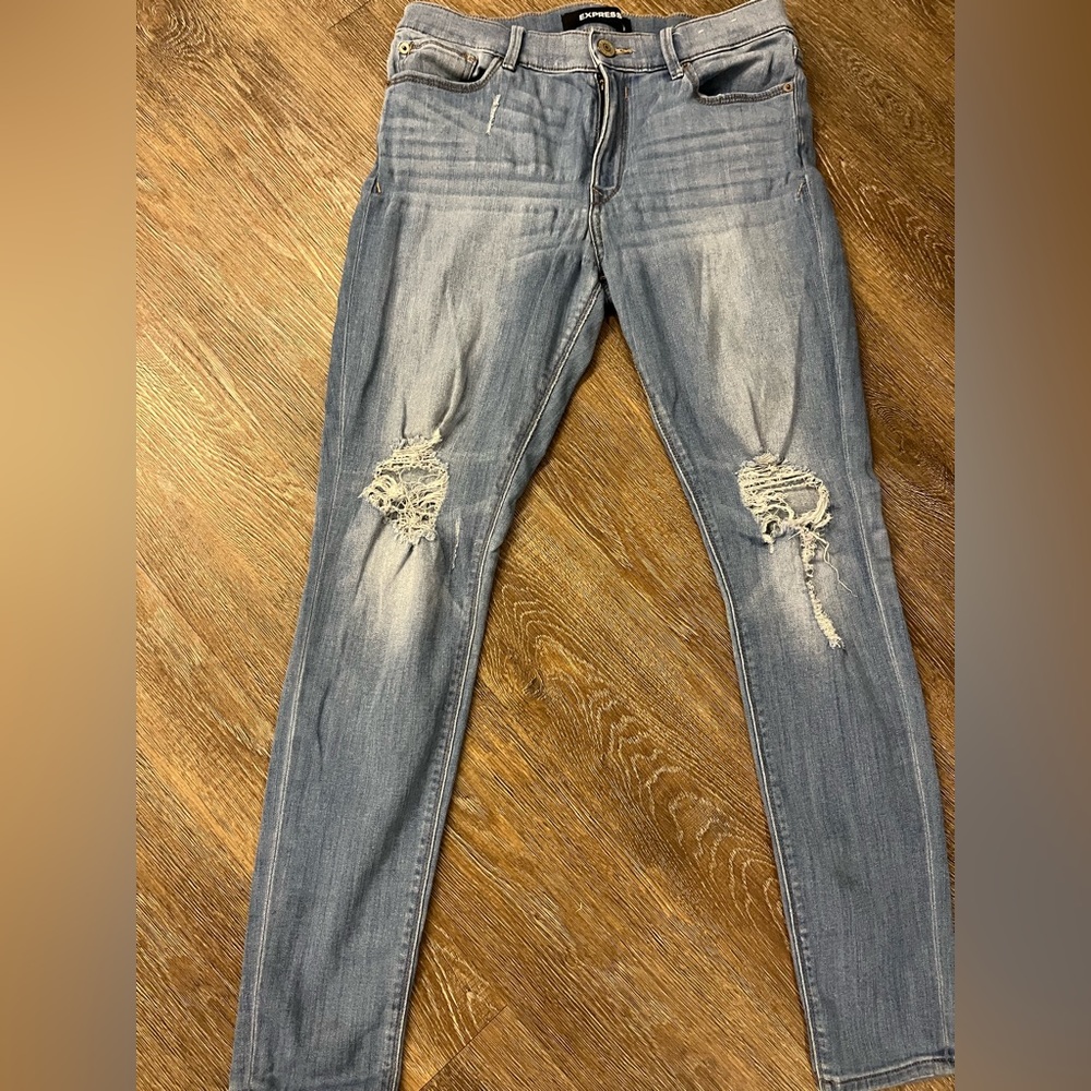 Distressed Jeans